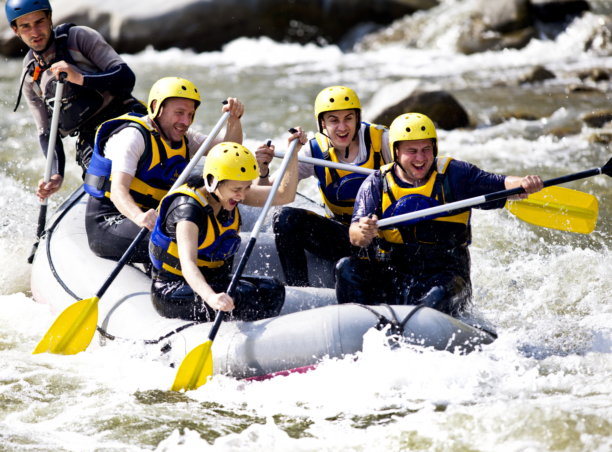 Rafting je zelo zanimiva skupinska aktivnost